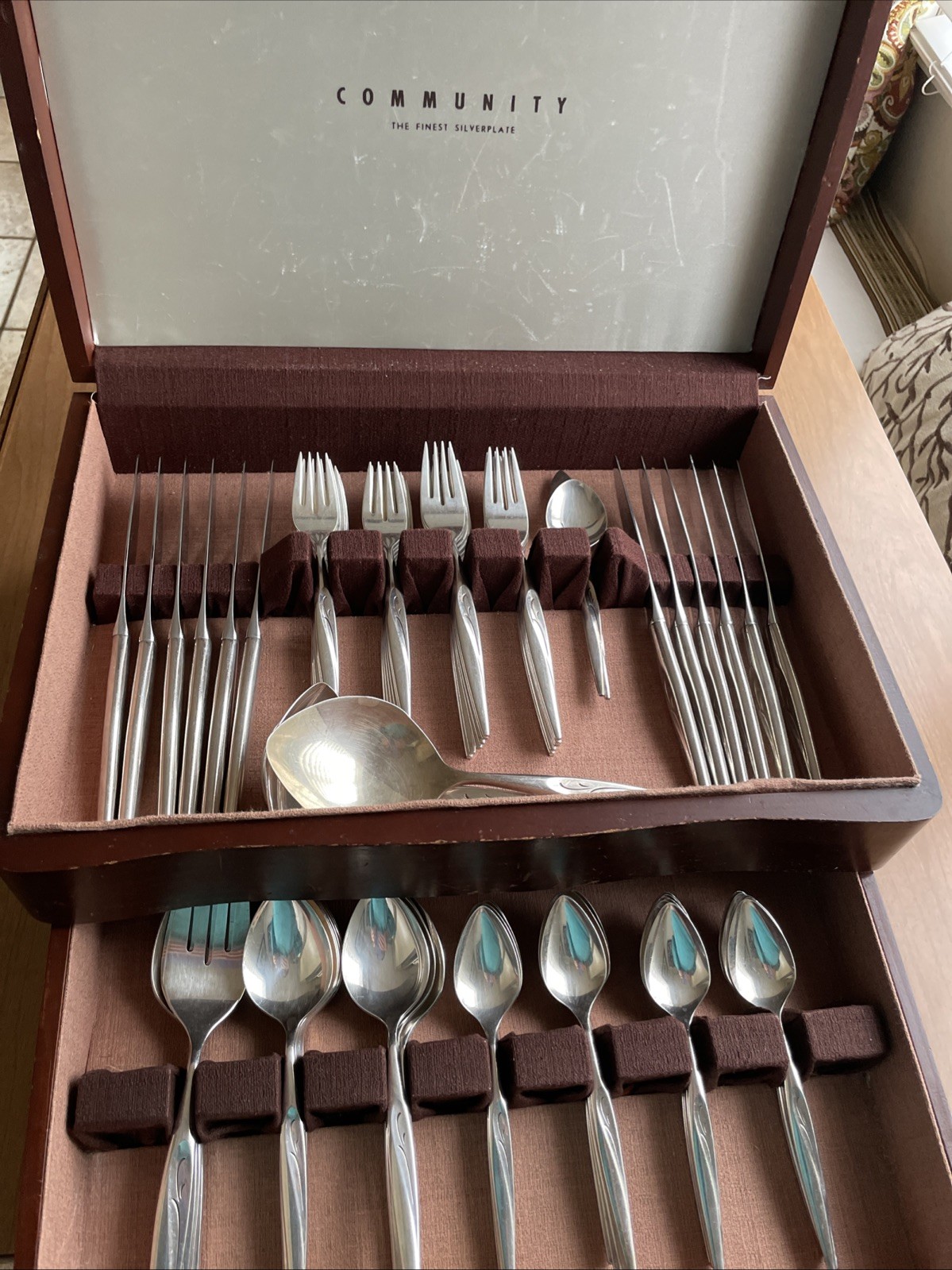 Oneida Community Flight Pattern Silver Plate Flatware W/ Wood Tarnish Free Box