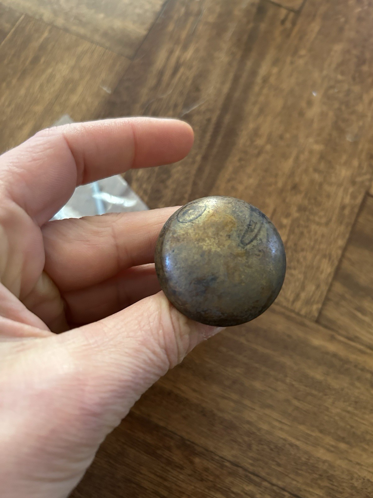 Vintage style round knob in antique brass 40mm X 30mm