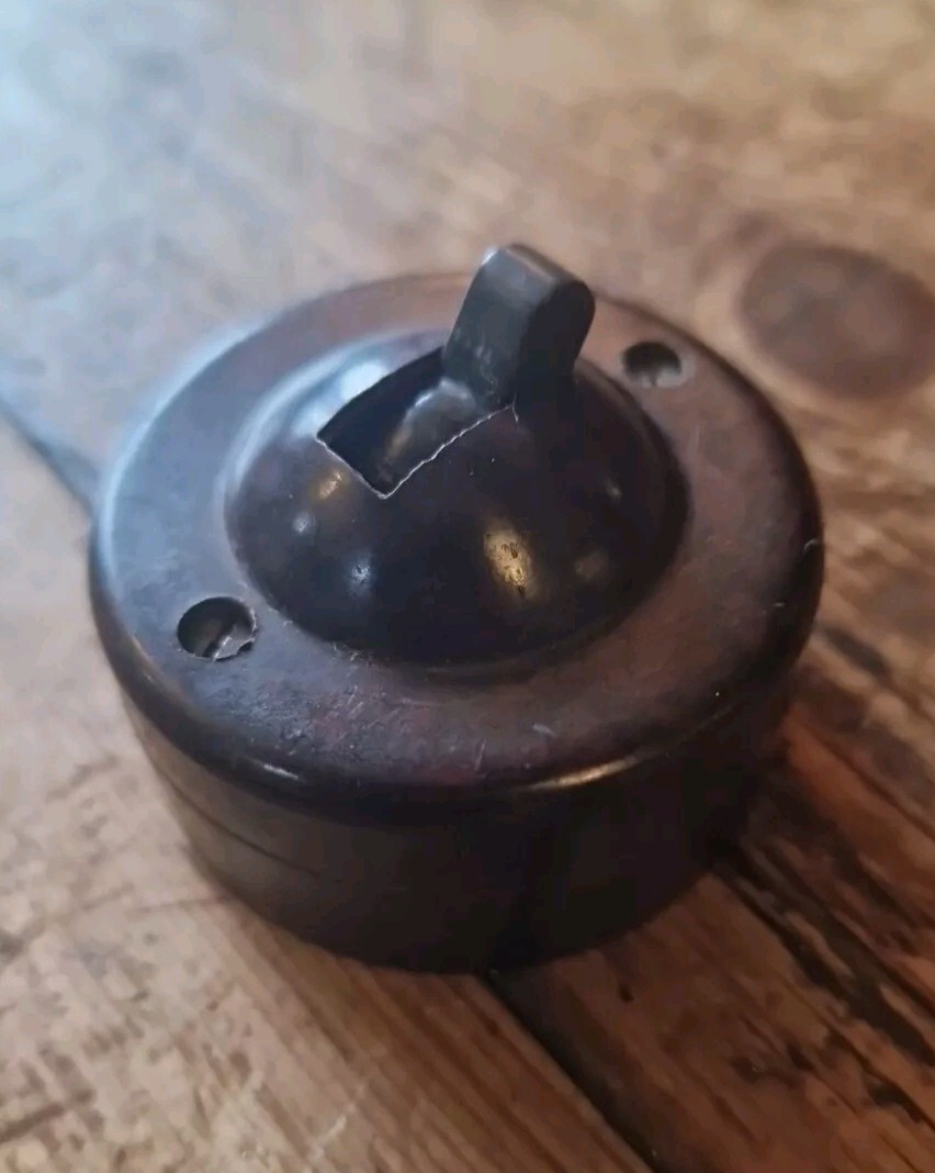 Vintage 1930s WG Brown All Bakelite Dolly Light Switch. 1 Way