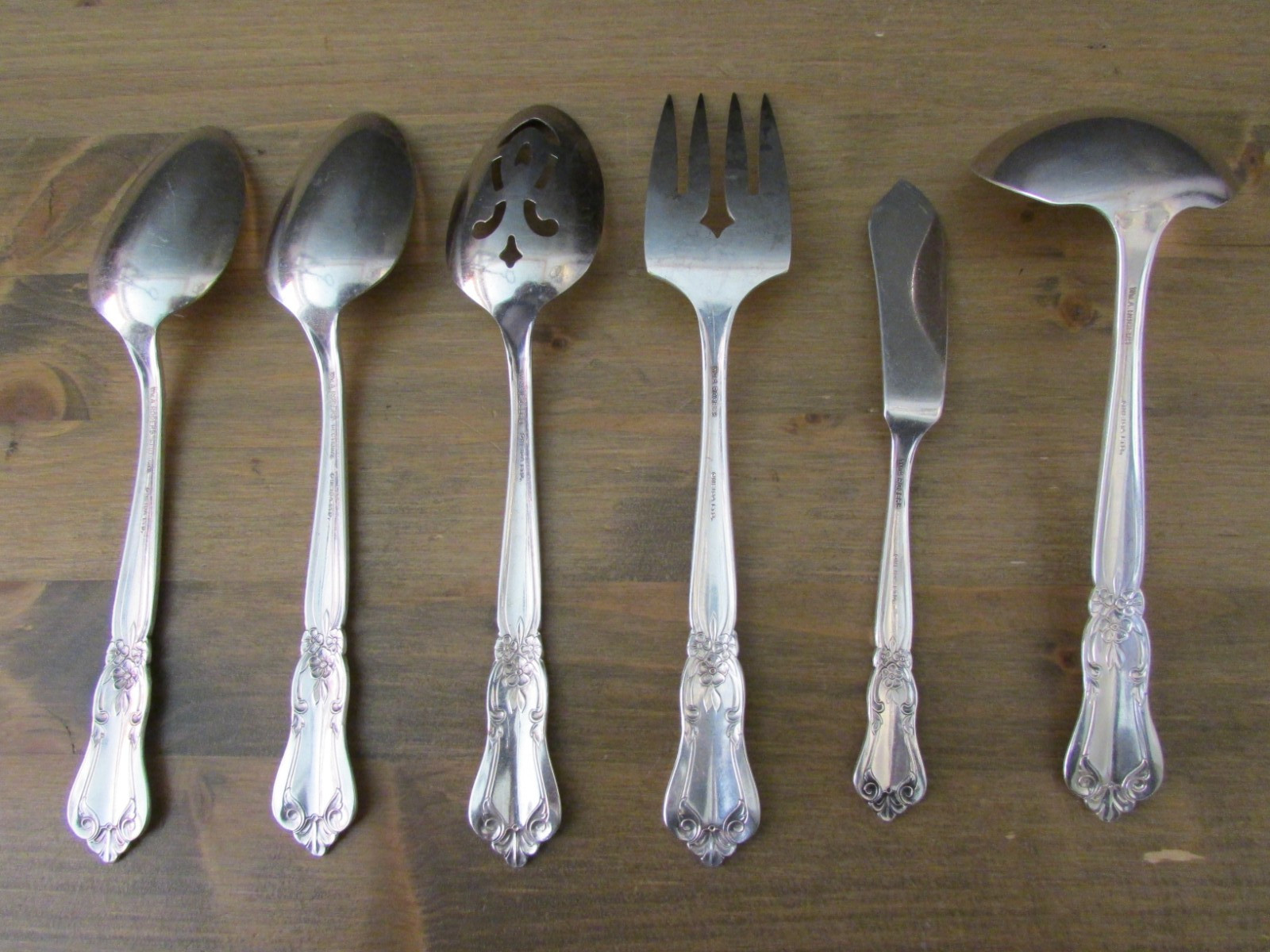 Wm A Rogers VALLEY ROSE Oneida Silverplate Vintage 1956-1974 6 Serving Pieces