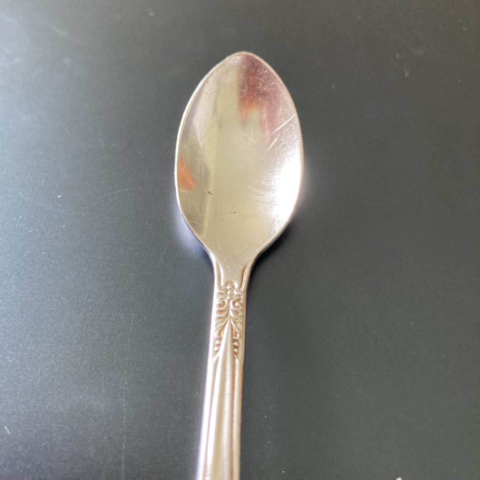 May Queen Holmes & Edwards International 5 1/8″ small oval mustard? spoon RARE