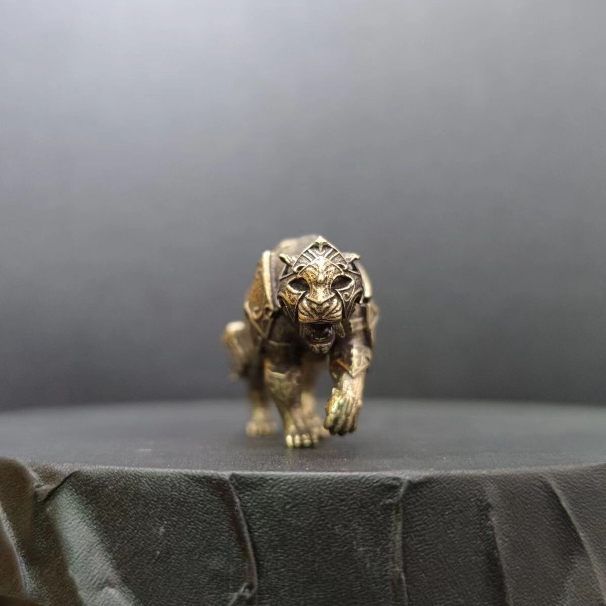 Chinese Old Brass Copper Statue Hand Carved Tiger ,Antique handicraft ornaments
