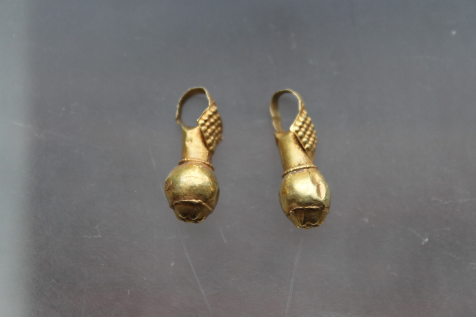 Superb Ancient Roman 2/3rd Century AD Pair of Solid Gold Ear Rings