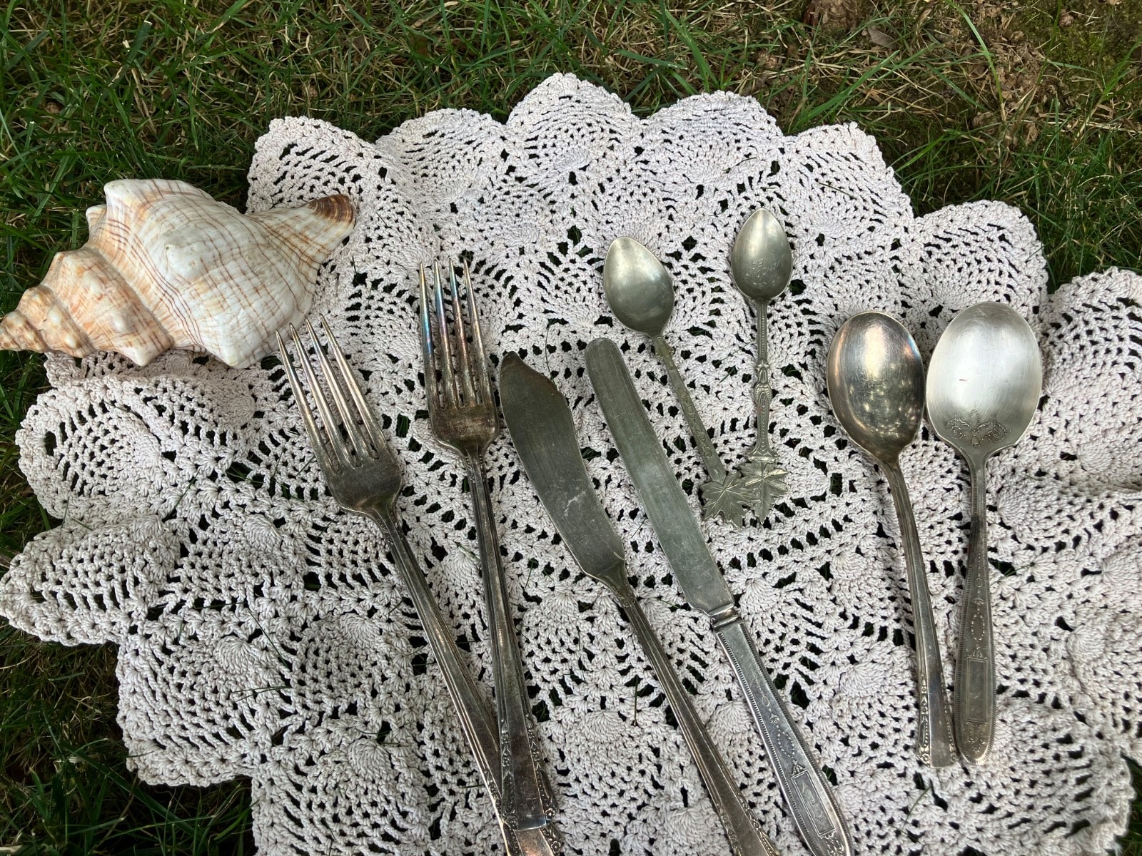 Silver plated forks spoons serving butter knife Roger’s Oneida Del Mar abassador