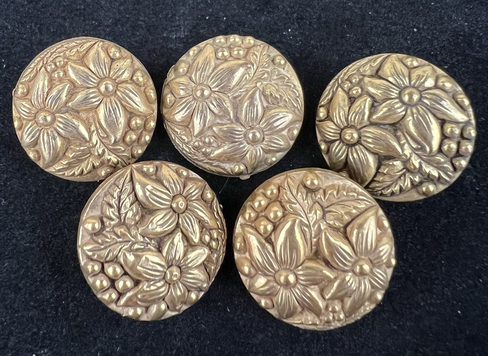 Antique Gold Floral Pressed Foil Shank Buttons Set of 5 – 1 Broken Shank 3/4″