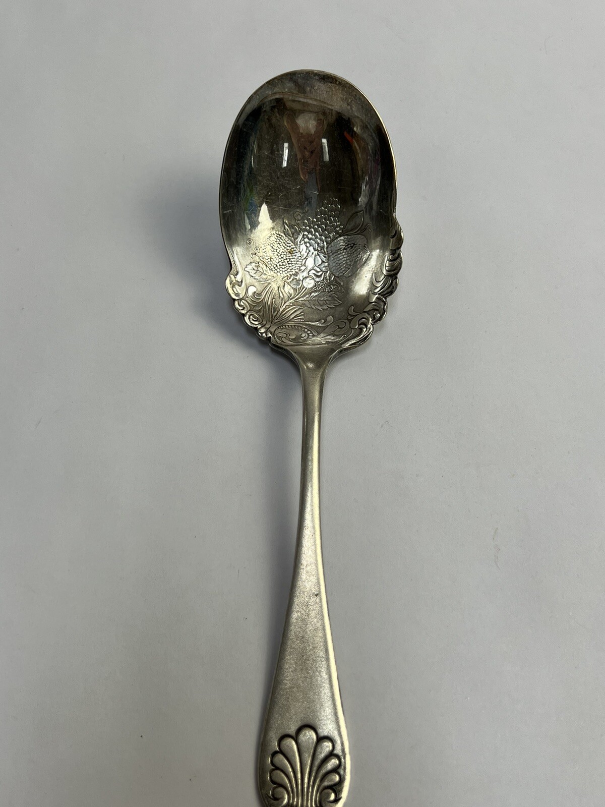 VTG TRIPLE PLATE LARGE ORNATE BERRY SERVING CASSEROLE SPOON FRUIT/GRAPE SHELL