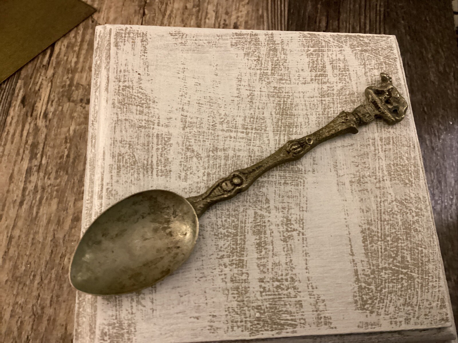 souvenir silver spoon with walking bear Vintage 4 3/4”