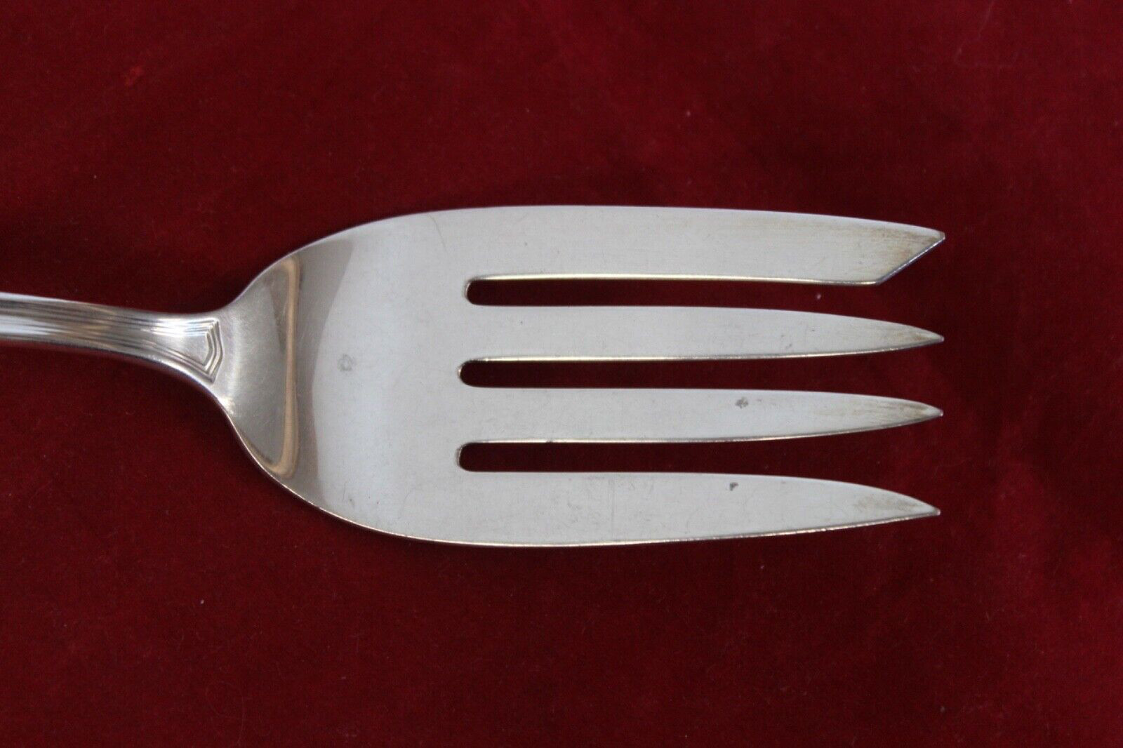 International Deerfield-Beacon Hill Sterling Silver Cold Meat Serving Fork 70.8G