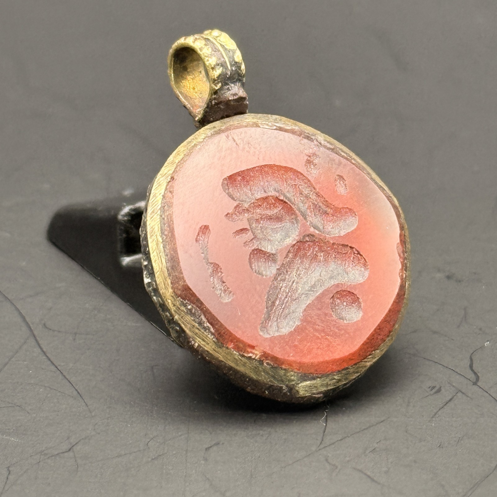 Unique Agate intaglio stone king old Roman stone intaglio seal Bronze Pendant