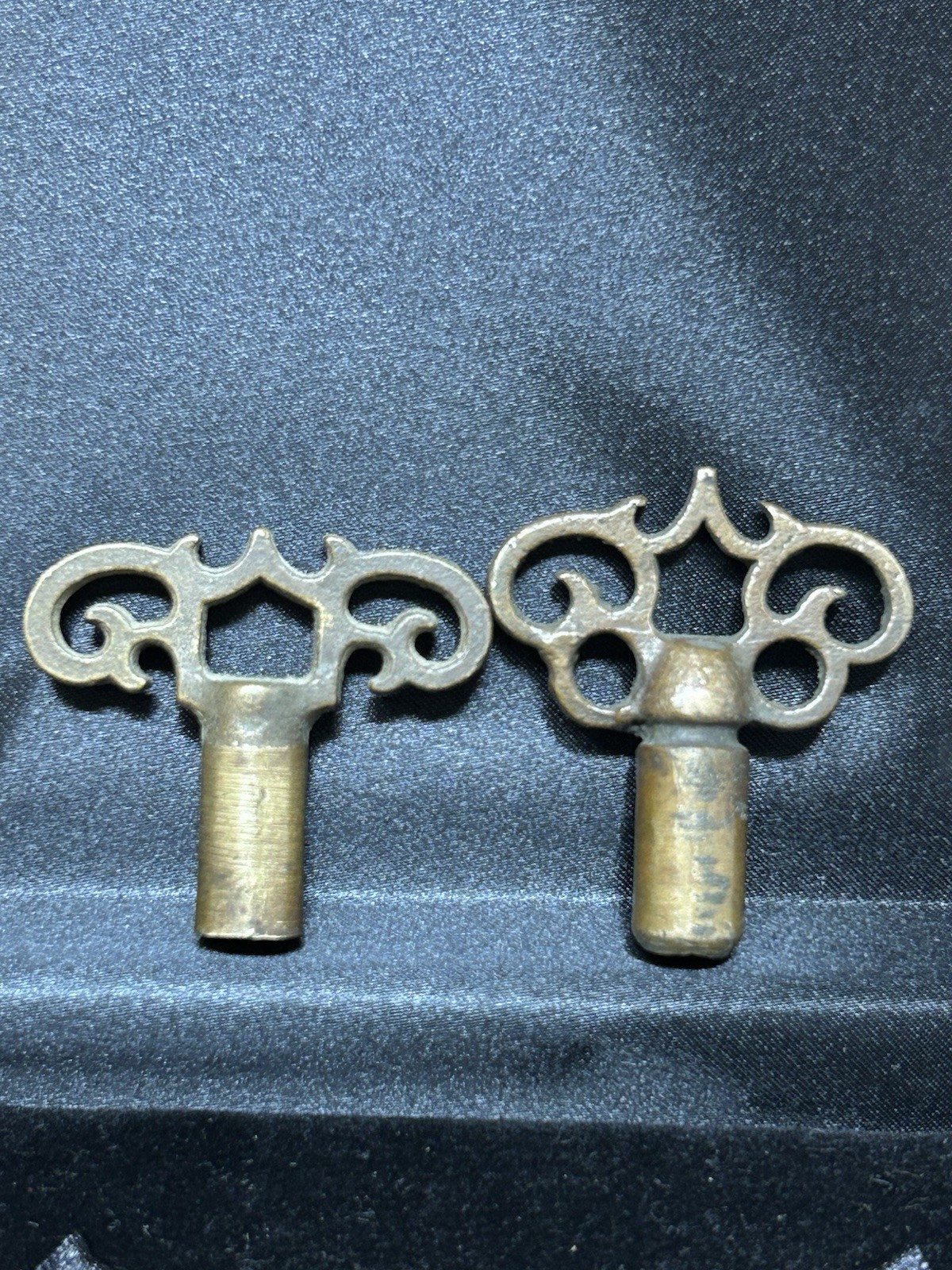 2 Vintage antique ornate Brass Gas Valve Radiator Fireplace Square Drive Key