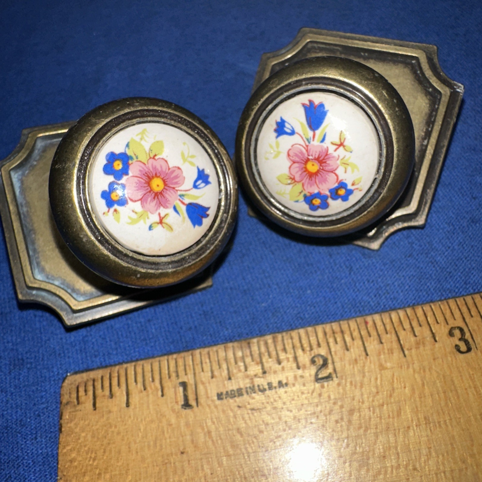 2 Vintage Round Drawer Pulls With Back Plates. Beautiful Flowers!