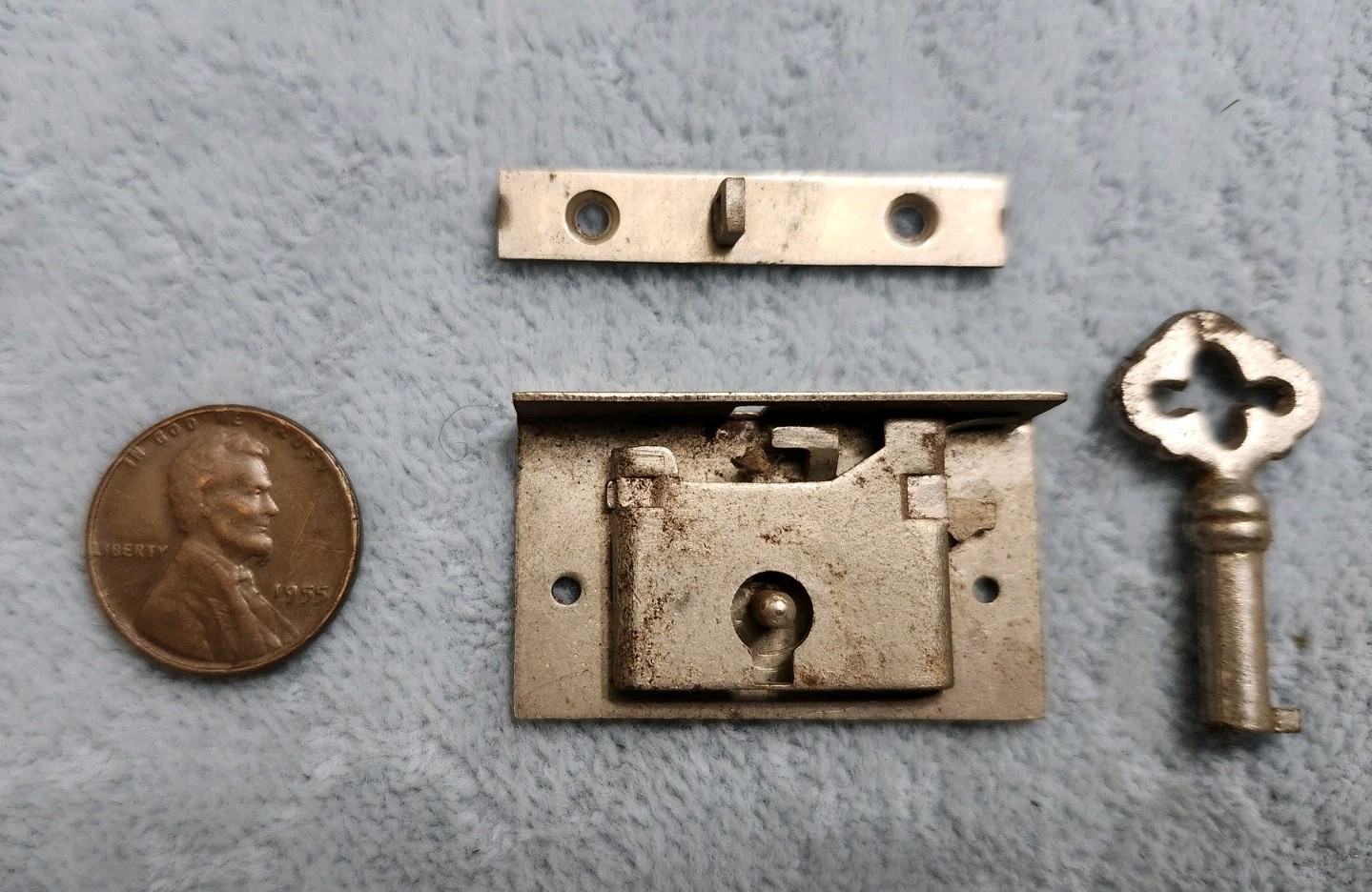 Eagle Chest Lock Silver Tiny