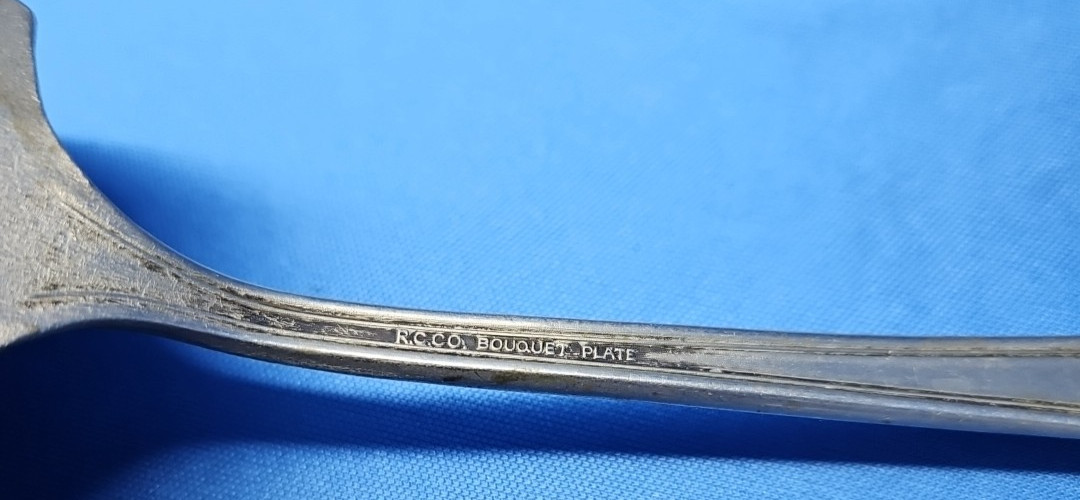 Antique RC Co. Silverplate Serving Soup or Sauce Ladle Spoon Bouquet Pattern