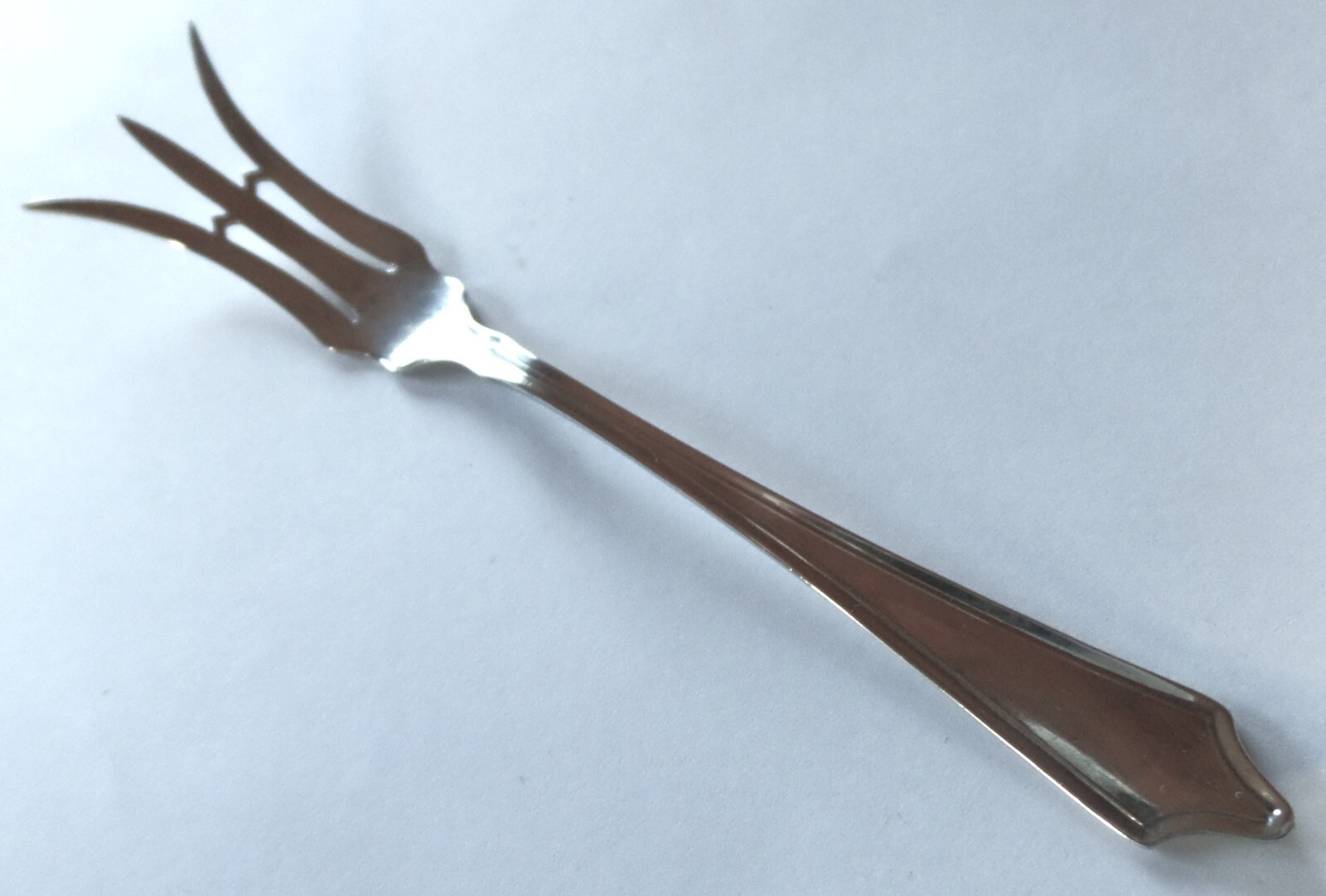 Manchester Sterling Silver LEMON condiment FORK 5&1/2″ 1916 ROGER WILLIAMS 