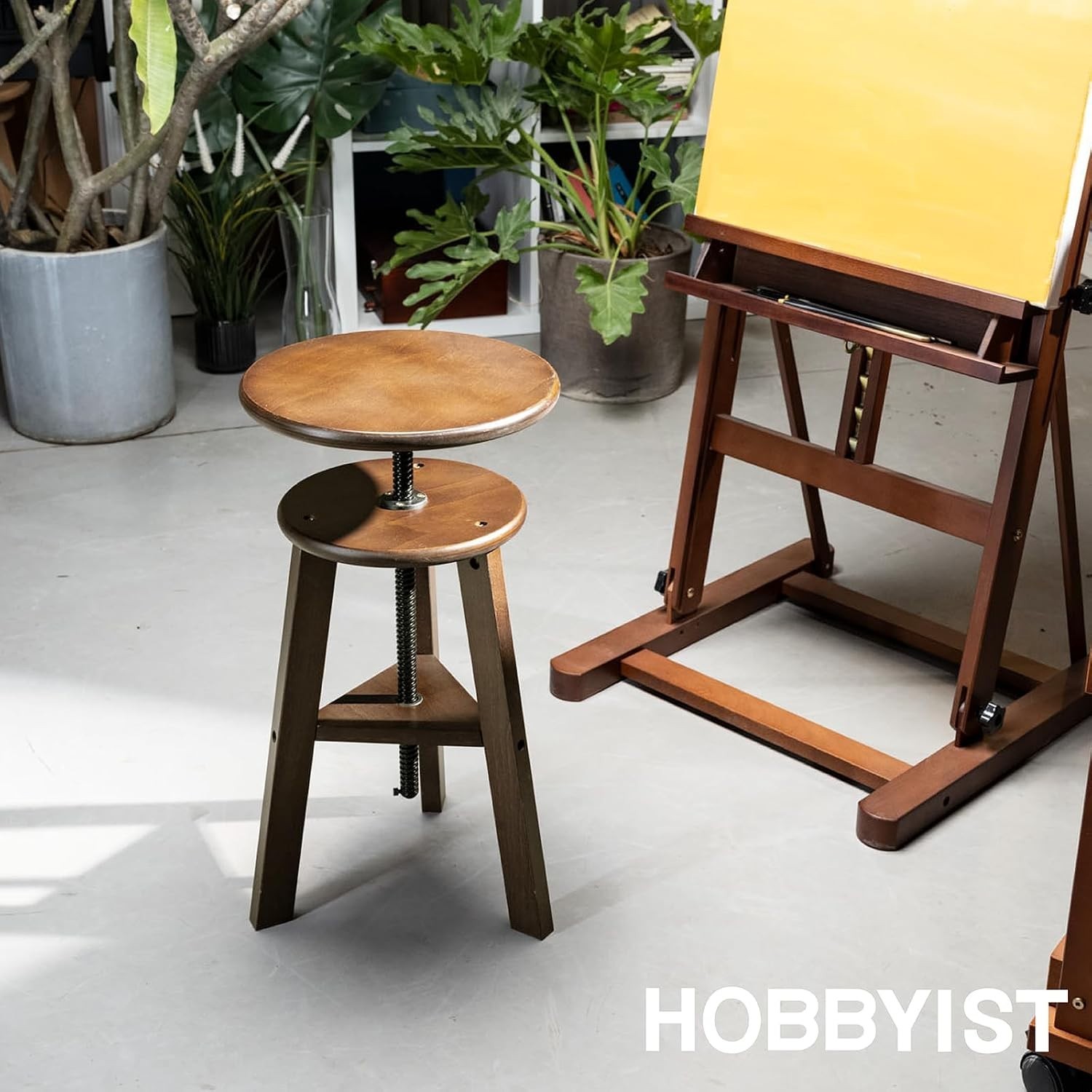 Vintage Style Height Adjustable Stool – Perfect for Art Studios and Home