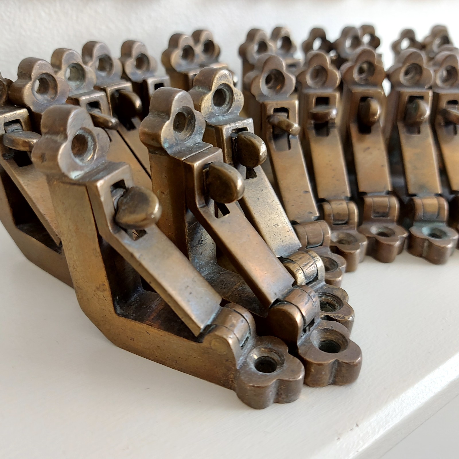 26 solid Antique Brass Stair Rod Brackets/Clips HUNTER & HYLAND (H&H) London