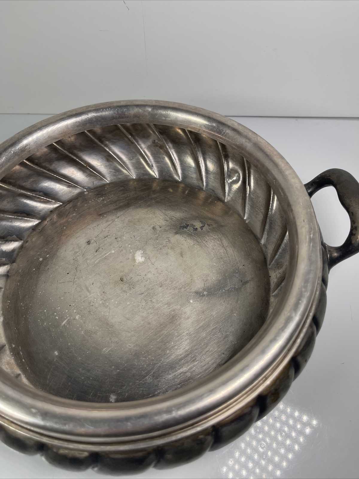 Antique Middletown Serving Dish & Lid – Silverplate Hard White Metal Swirl