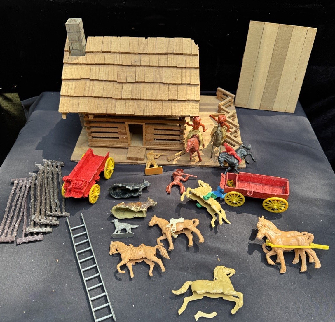 Vintage Marx Auburn Primitive Rustic Wood Western Toy Log Cabin & Accessories