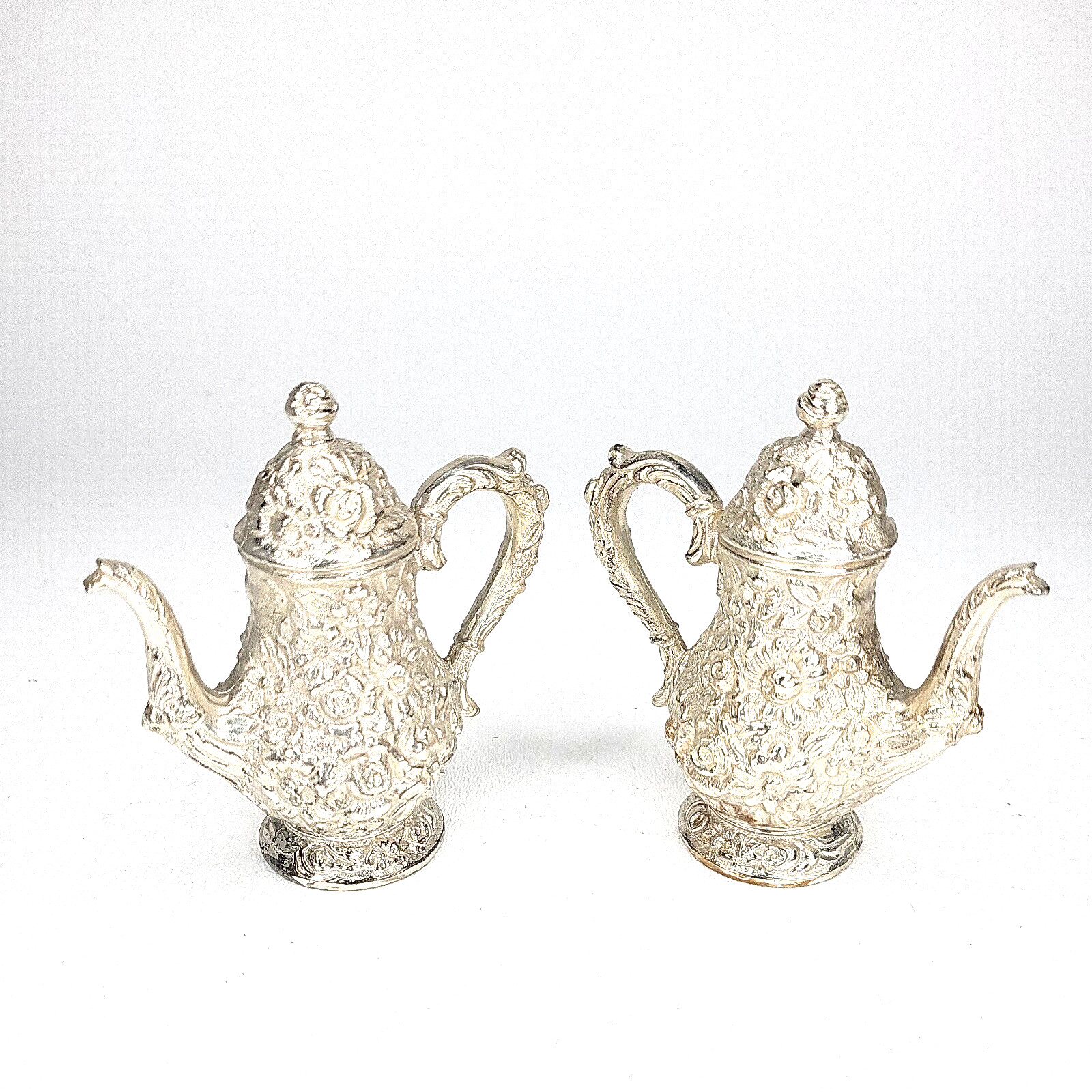 2 Vintage W.B. Mfg. Co. Silver Plated Repousse Teapot Salt & Pepper shakers.