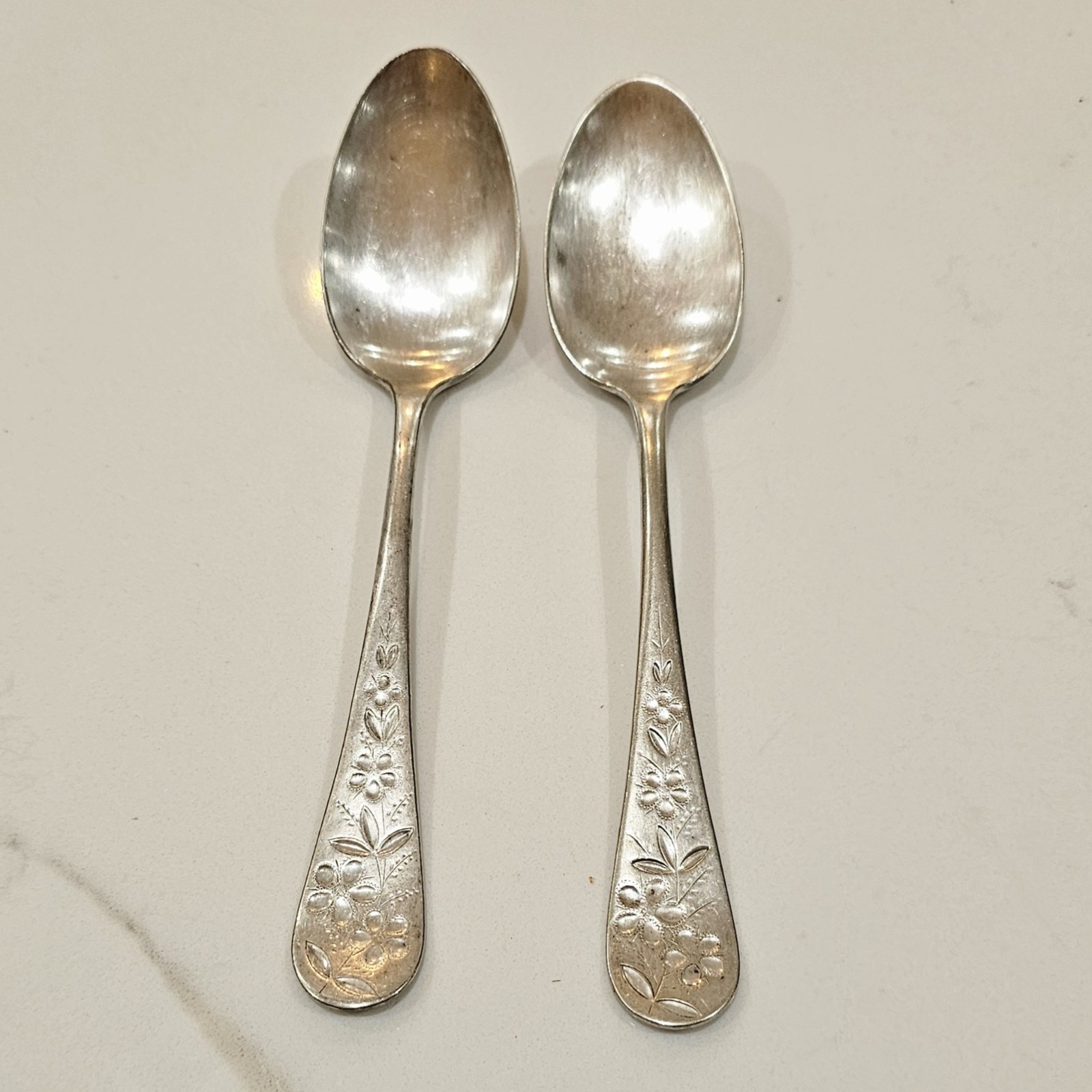 2 Wm Rogers A1 Floral Pattern Silverplate Tablespoons Oval Soup Spoons Vintage