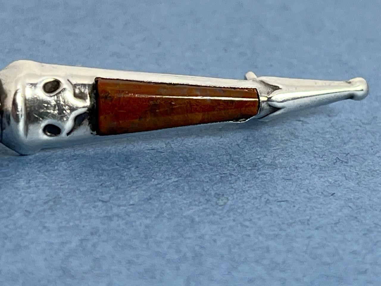 GOOD ANTIQUE SOLID SILVER SCOTTISH AGATE CITRINE DIRK BROOCH C.1920’S