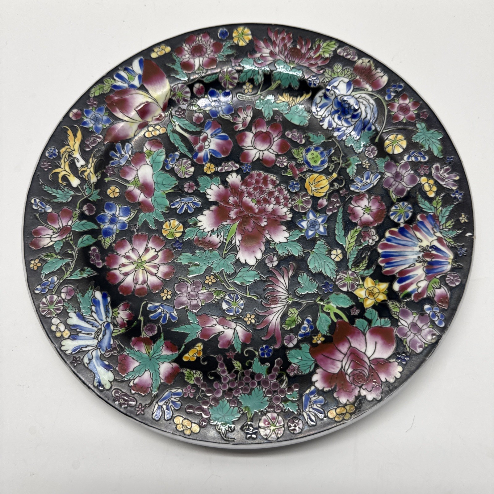 ANTIQUE HANDPAINTED FAMILLE BLACK MILLE FLEURS PORCELAIN PLATE FLORALS CHINA