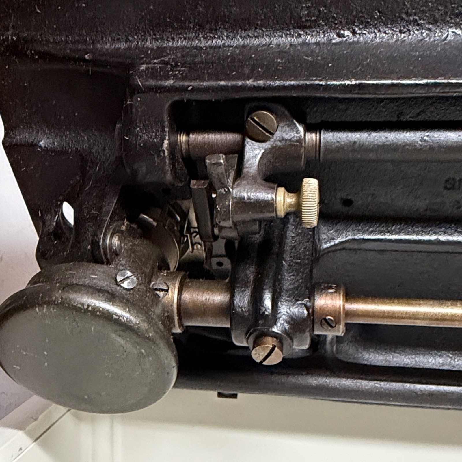 Singer 201 Cast-Iron Potted Motor 1939 Sewing Machine With Case
