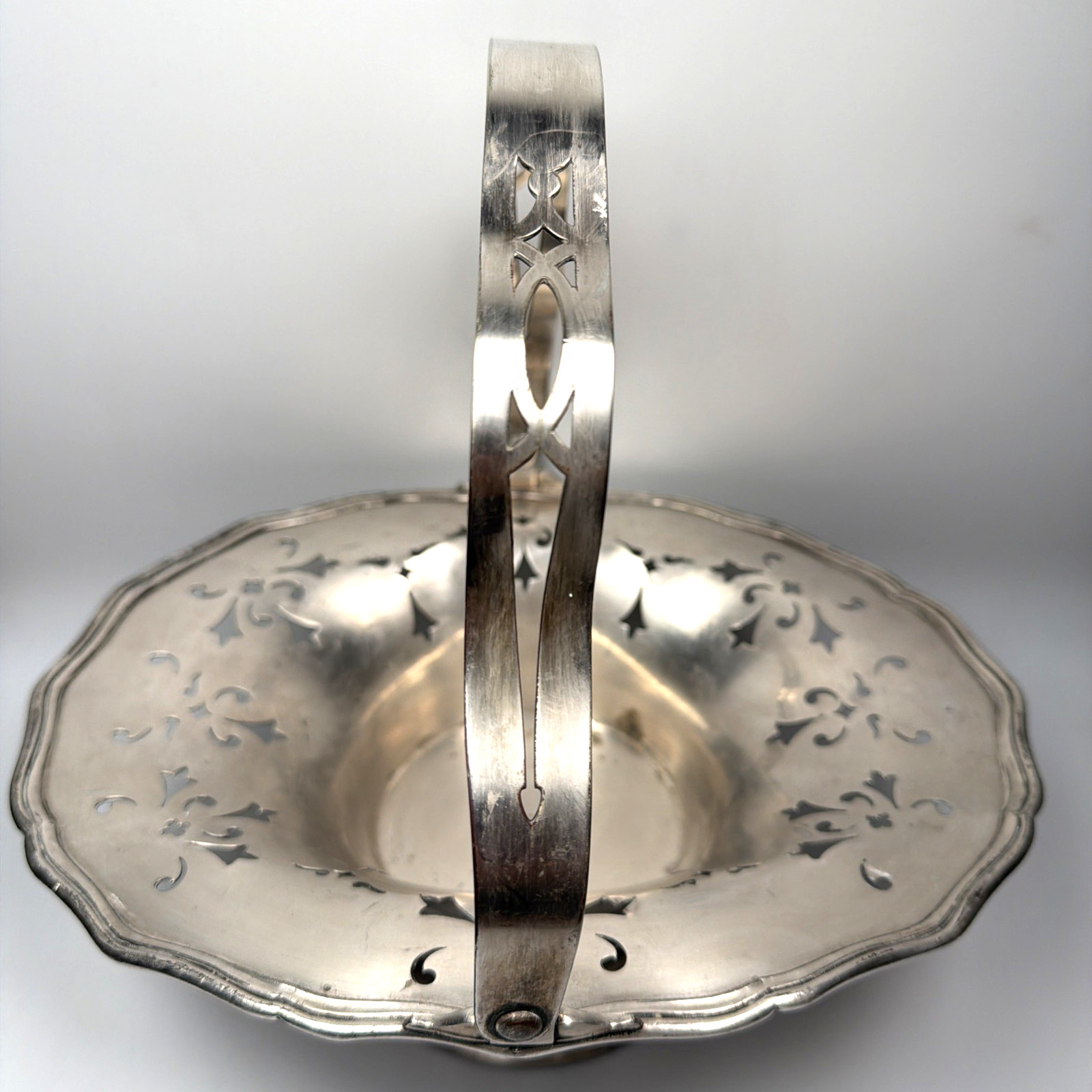 Antique B Rogers Silver Co 9916 Bride Basket Swing Handle Pierced Silverplate