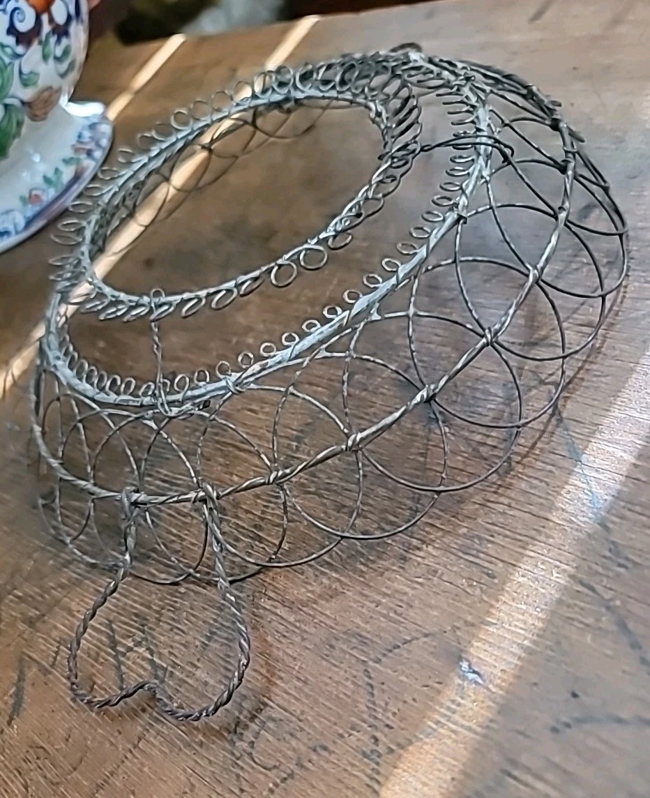 Wireware Basket Heart Handles Beautiful Patina Loop Design Antique RARE Small 11
