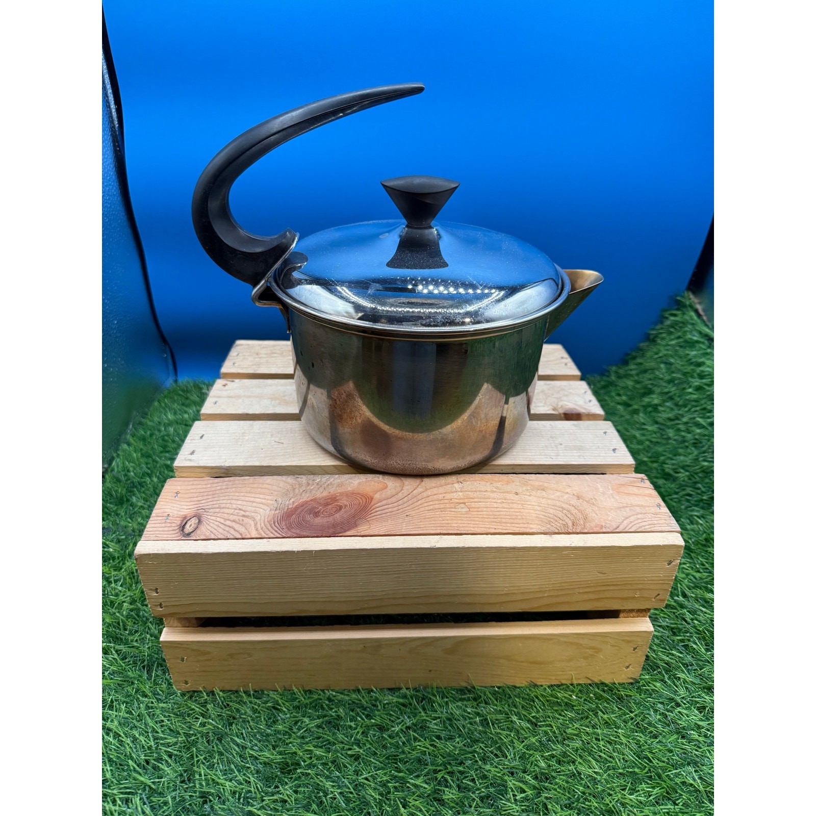 Farberware 2 Quart Widemouth Tea Kettle-Mid Century Swoop Curve Handle