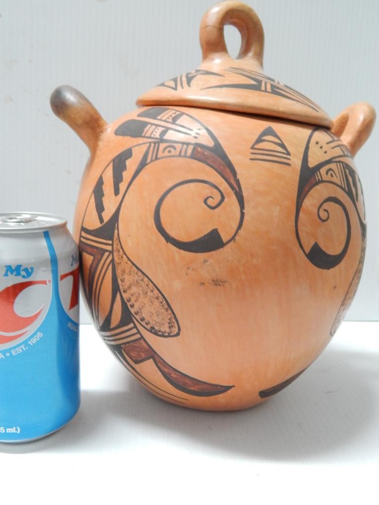 XTRA LARGE SELDOM SEEN VINTAGE HOPI PUEBLO INDIAN POTTERY LIDDED POT – NICE !
