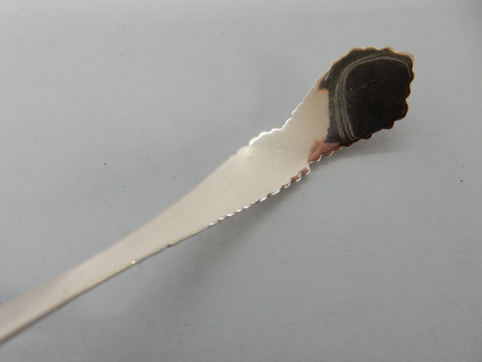 Pretty Sterling SILVER Sugar SIFTING Spoon Elkington & Co Birmingham 1913 18g