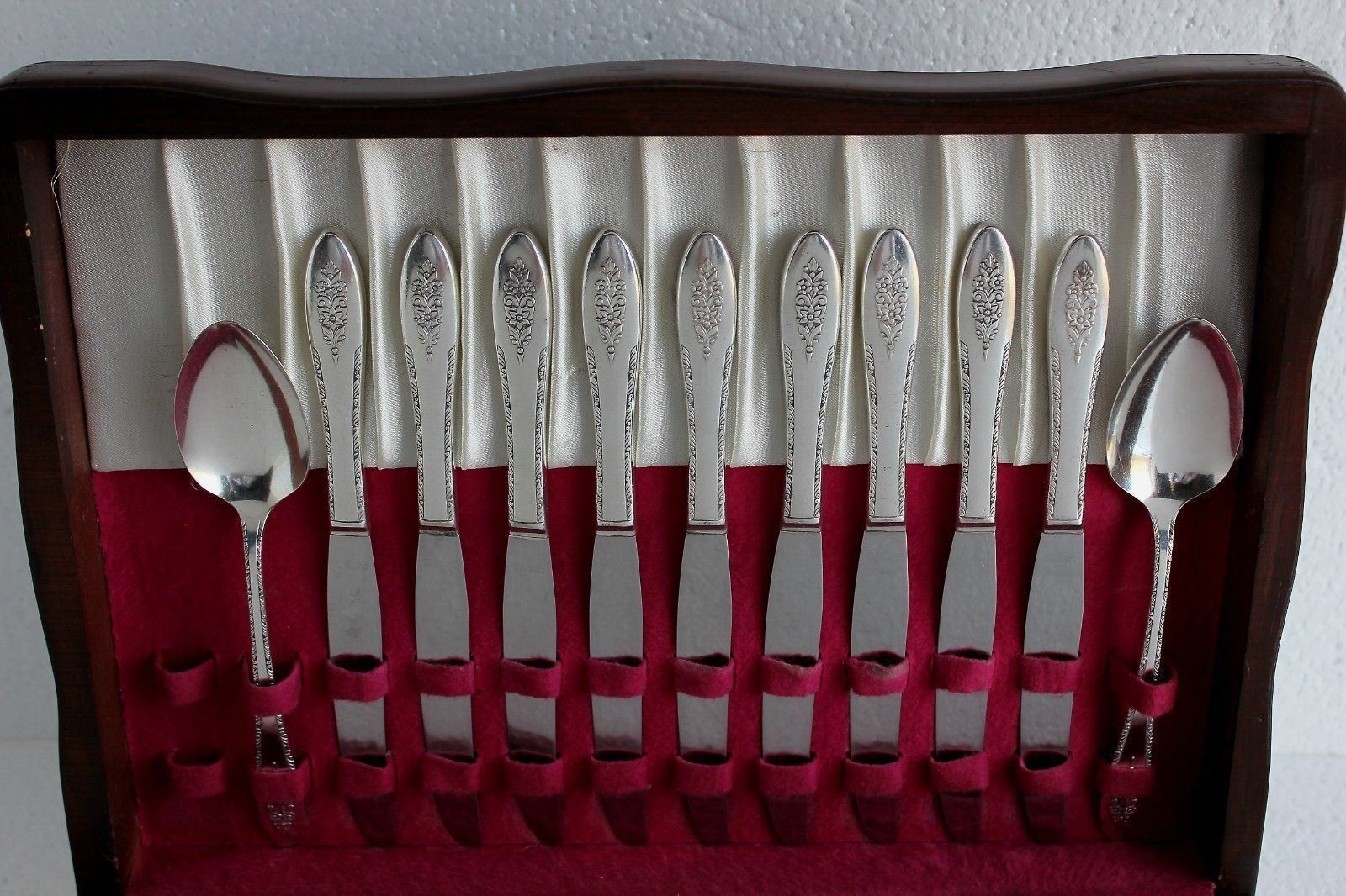$400 Value 44Pc Set 1949 LADY STUART Silverplate Silverware Service for 9 +Chest