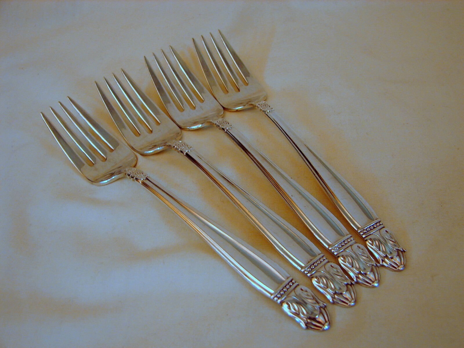 4 Holmes & Edwards Danish Princess Silver Salad Forks, Excellent Cond, 6-3/4in