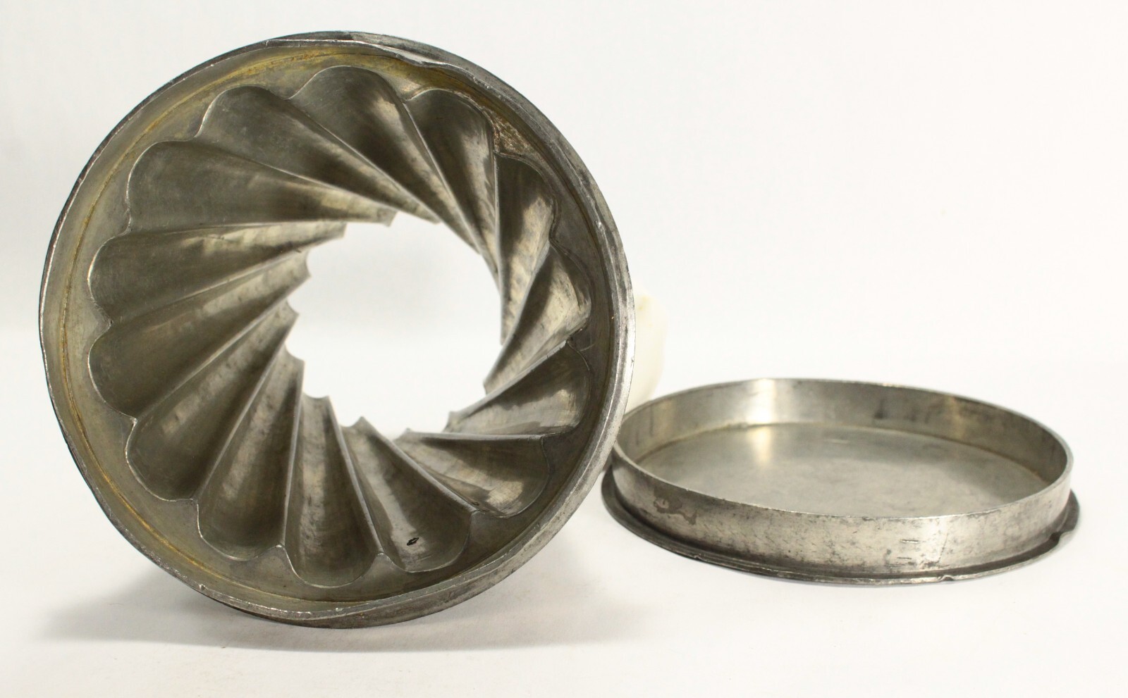 = 19th C. Pewter Pudding Jelly Mold Swirled Column Form W.S Adams & Son England