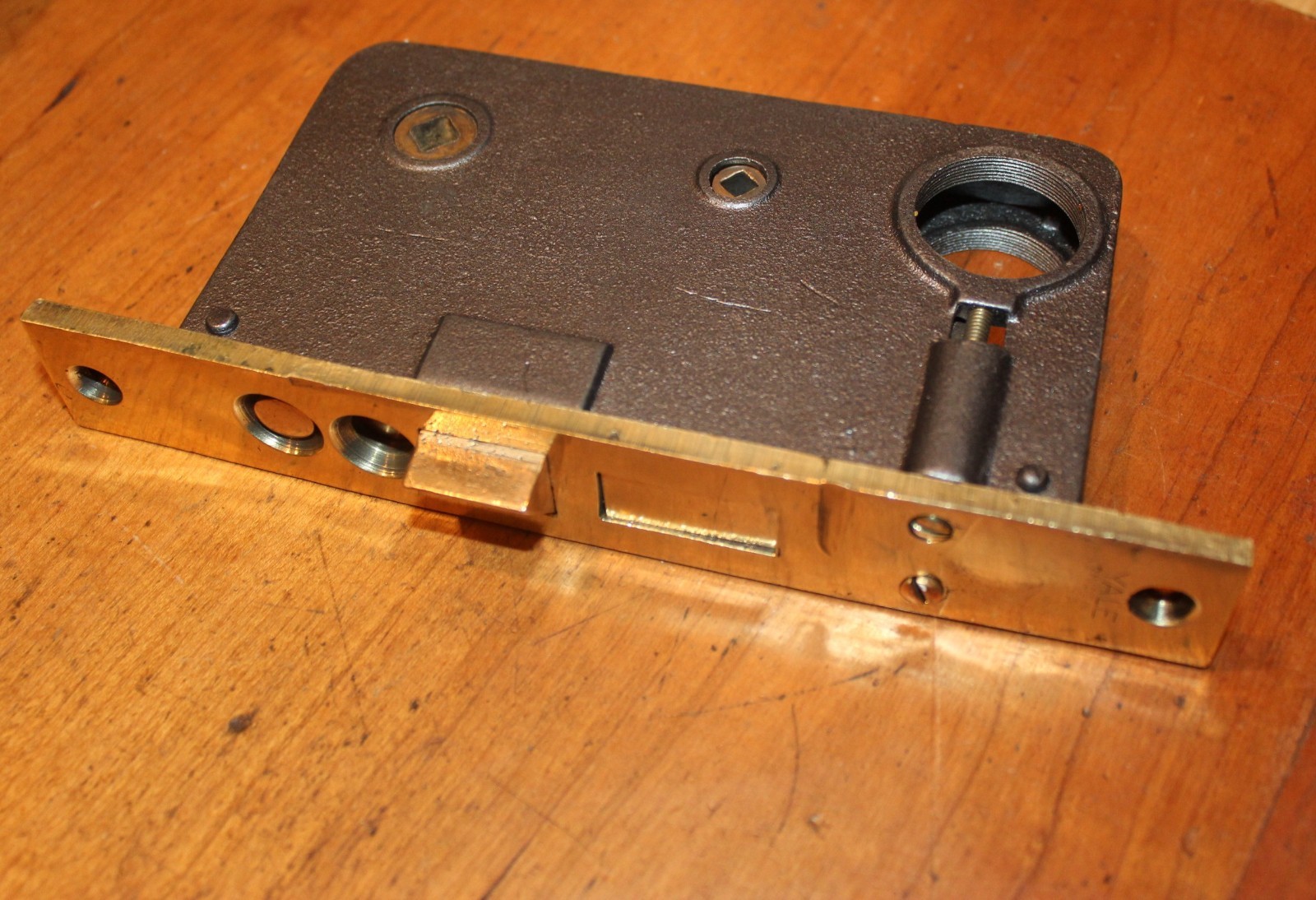 Antique Yale #670 Cast Iron Body Cast Bronze Face Dead Bolt Mortise Lock R-66