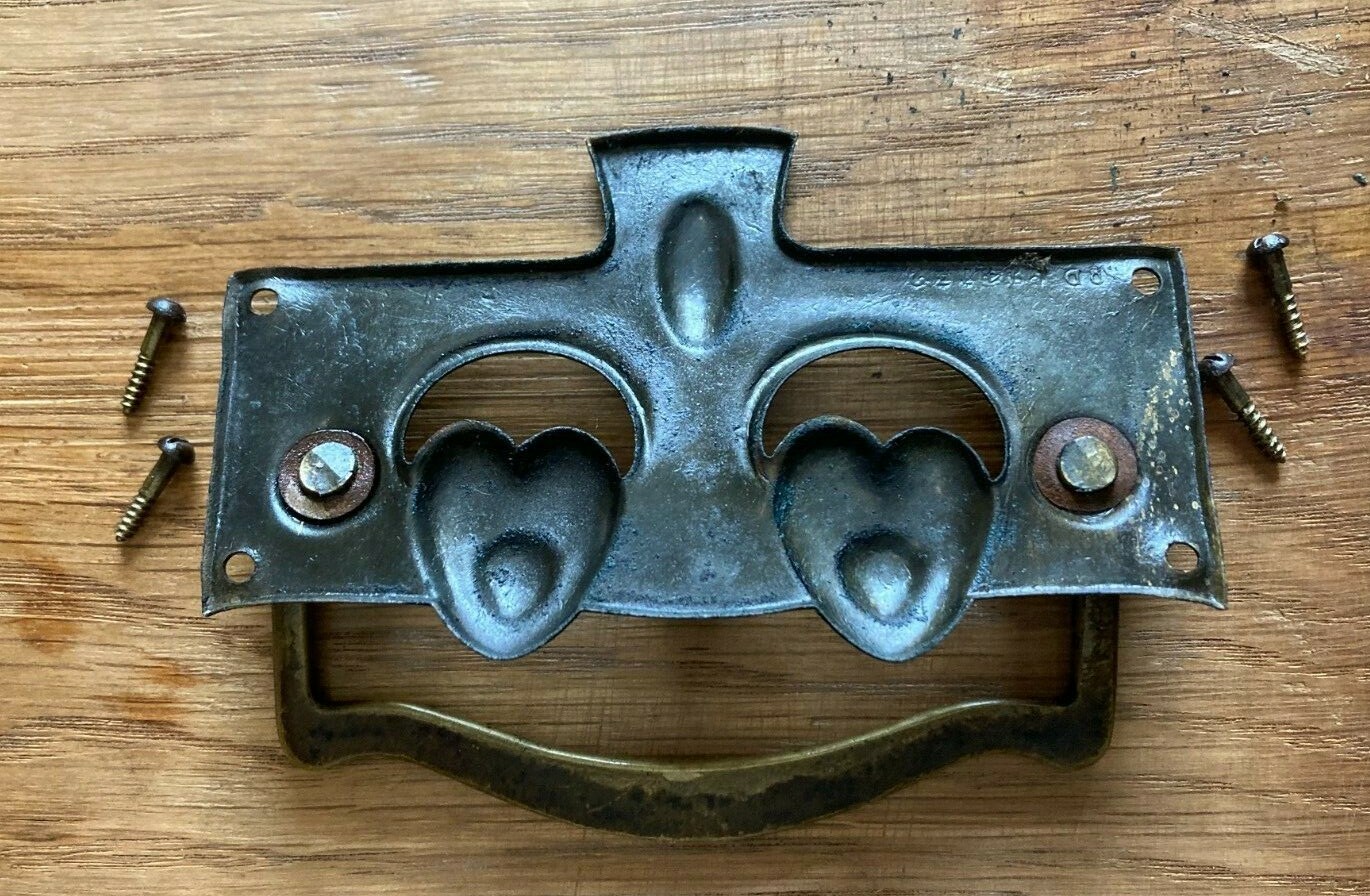 Antique 4.25″ x 2.25″ Double Heart Face Mount Drop Bail Drawer Pull & Screws (H)