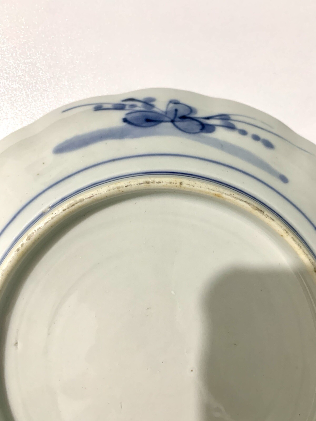 Antique 19th Century Japanese Hand Painted Imari Scalloped Plate 22.5 cm