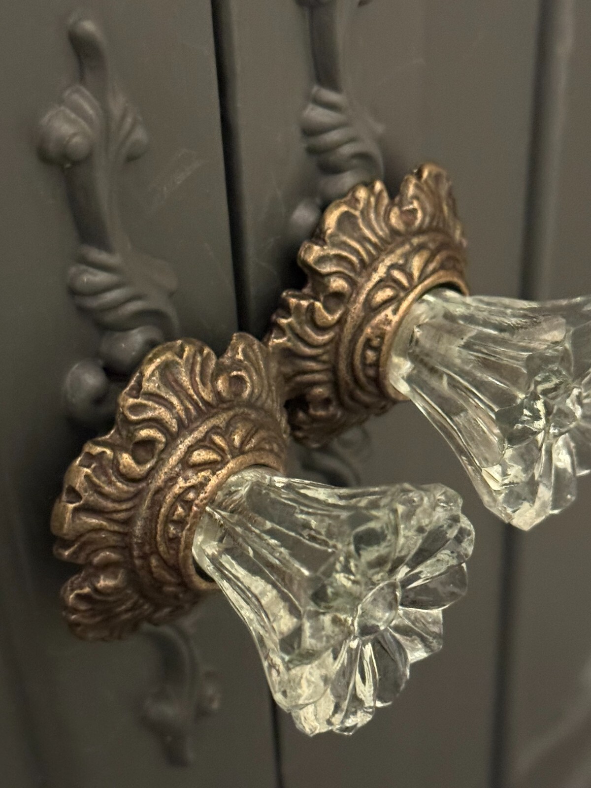 2 Victorian Vintage-Brass Metal Crystal Clear Glass bronzed Knob Handle pulls
