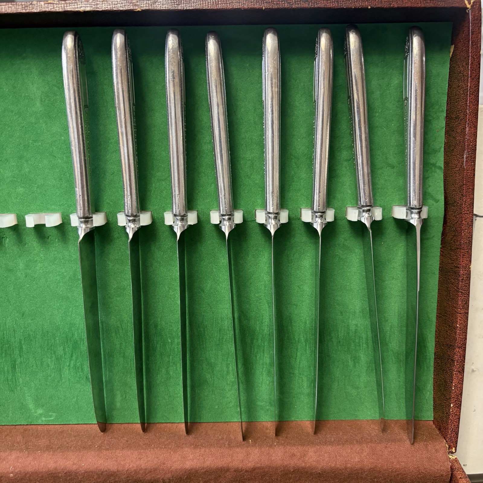 52 pc Oneida GROSVENER pattern Silverplate flatware Set Box 1921 Antique Svc 8 +