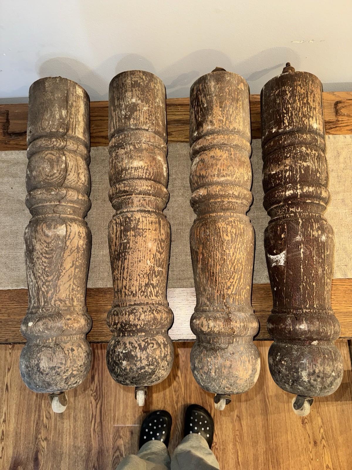 4 Vtg Reclaimed Salvage Farm Table Wood Legs 23″ Turned W Casters