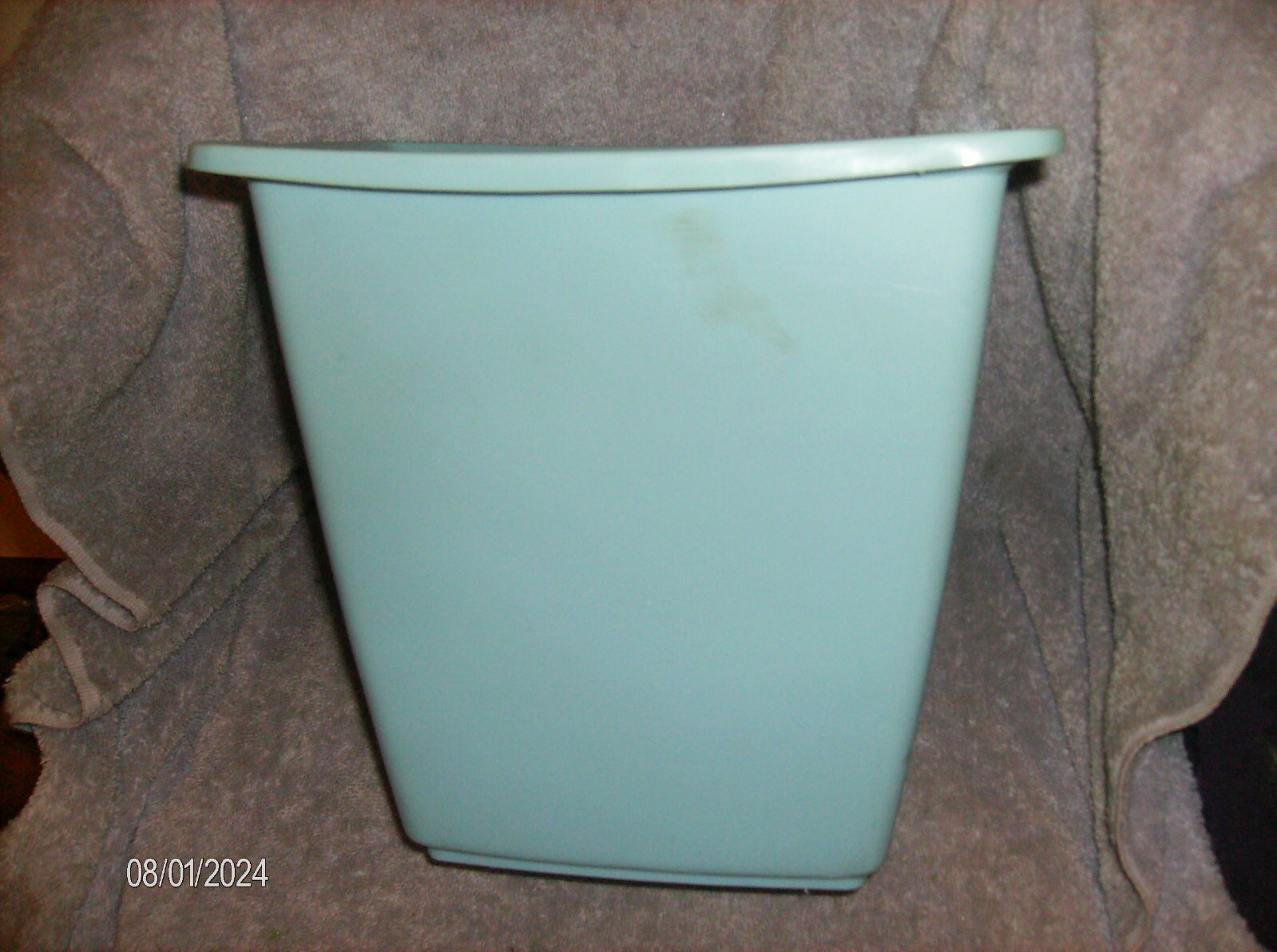 RUBBERMAID BLUE VANITY WASTE BASKET TRASH CAN 10″ x 7″ x10″ HIGH