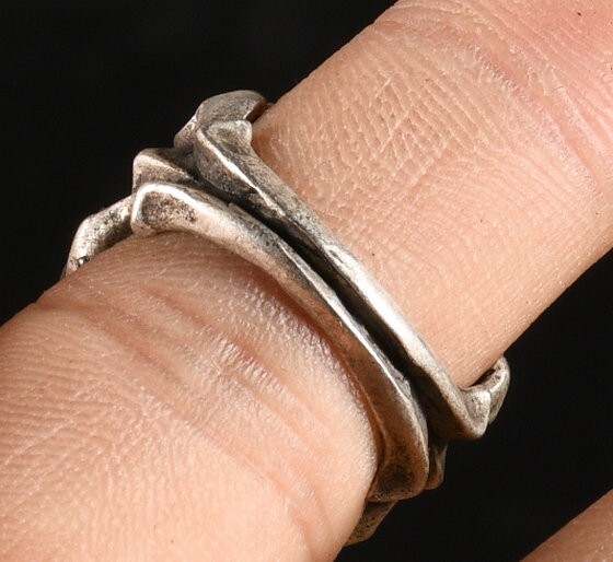 2.7CM Tibet Old Silver Fengshui Cross Skull Human Skull Head Ring Finger Ring