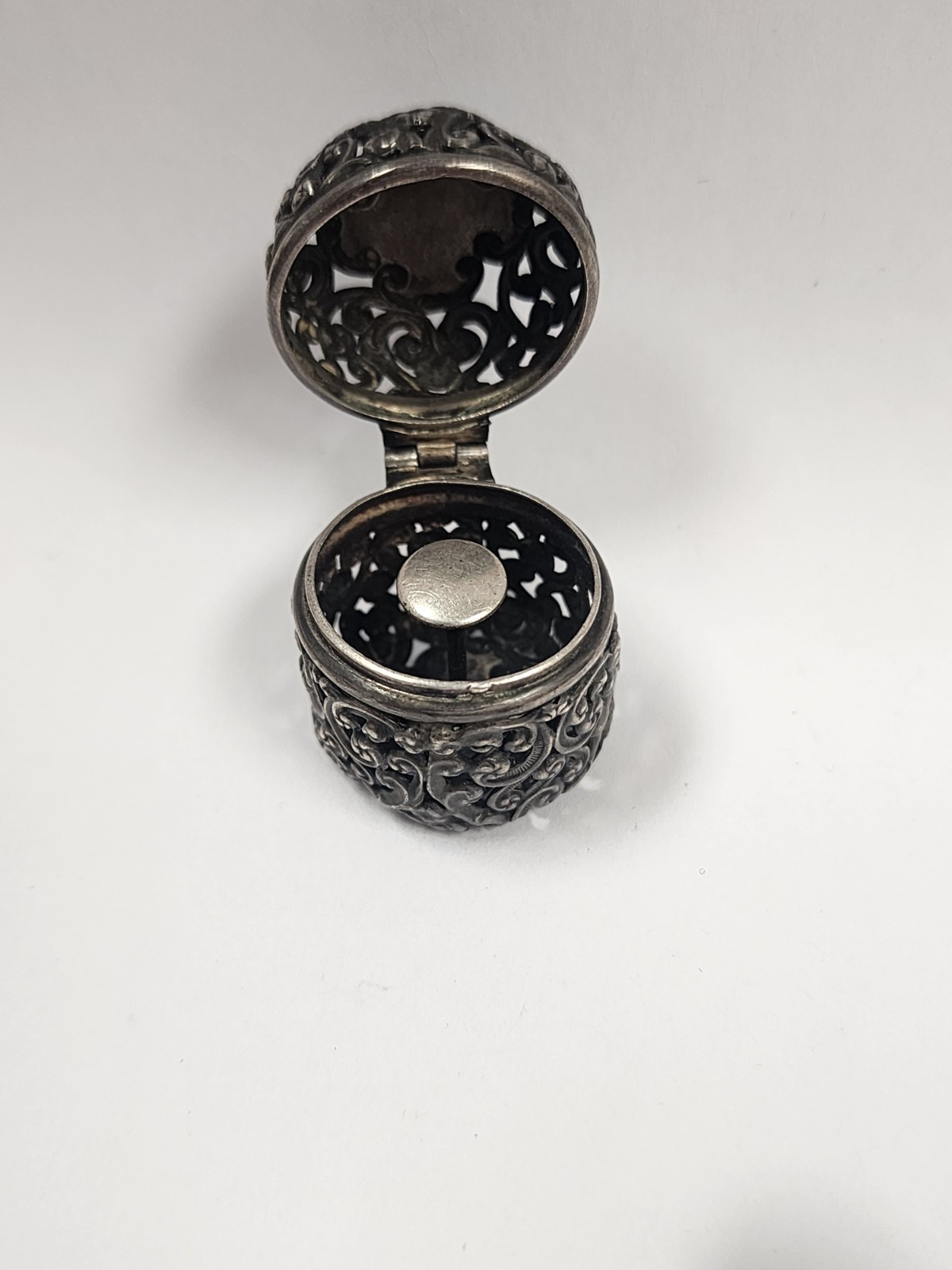 Antique Sterling Silver Thimble Case And Thimble #3264