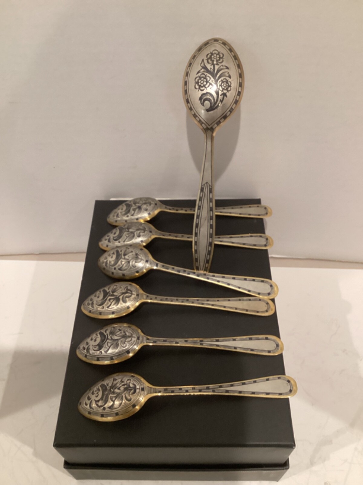 VINTAGE RUSSIAN SOVIET GILDED NIELLO SILVER 875 SET OF 7 SPOONS