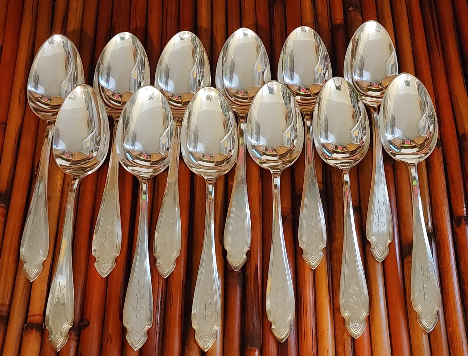 12 Heirloom Plate Cardinal Pattern S Plate 7 1/4″ Oval Place Spoons Monogram