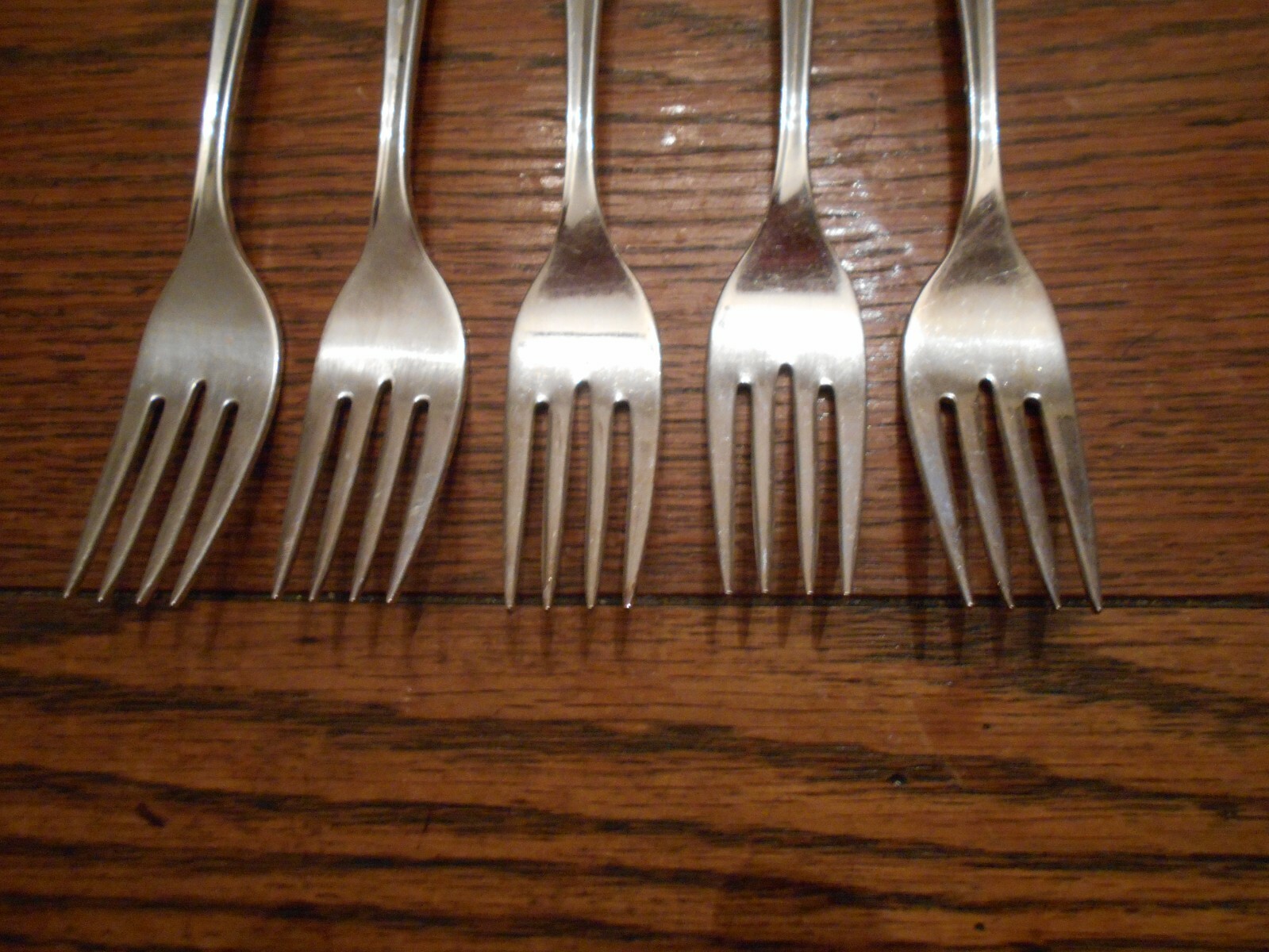 5 Rogers 1963 MAGIC ROSE Pattern Salad or Dessert Forks IS Silverplate 4499