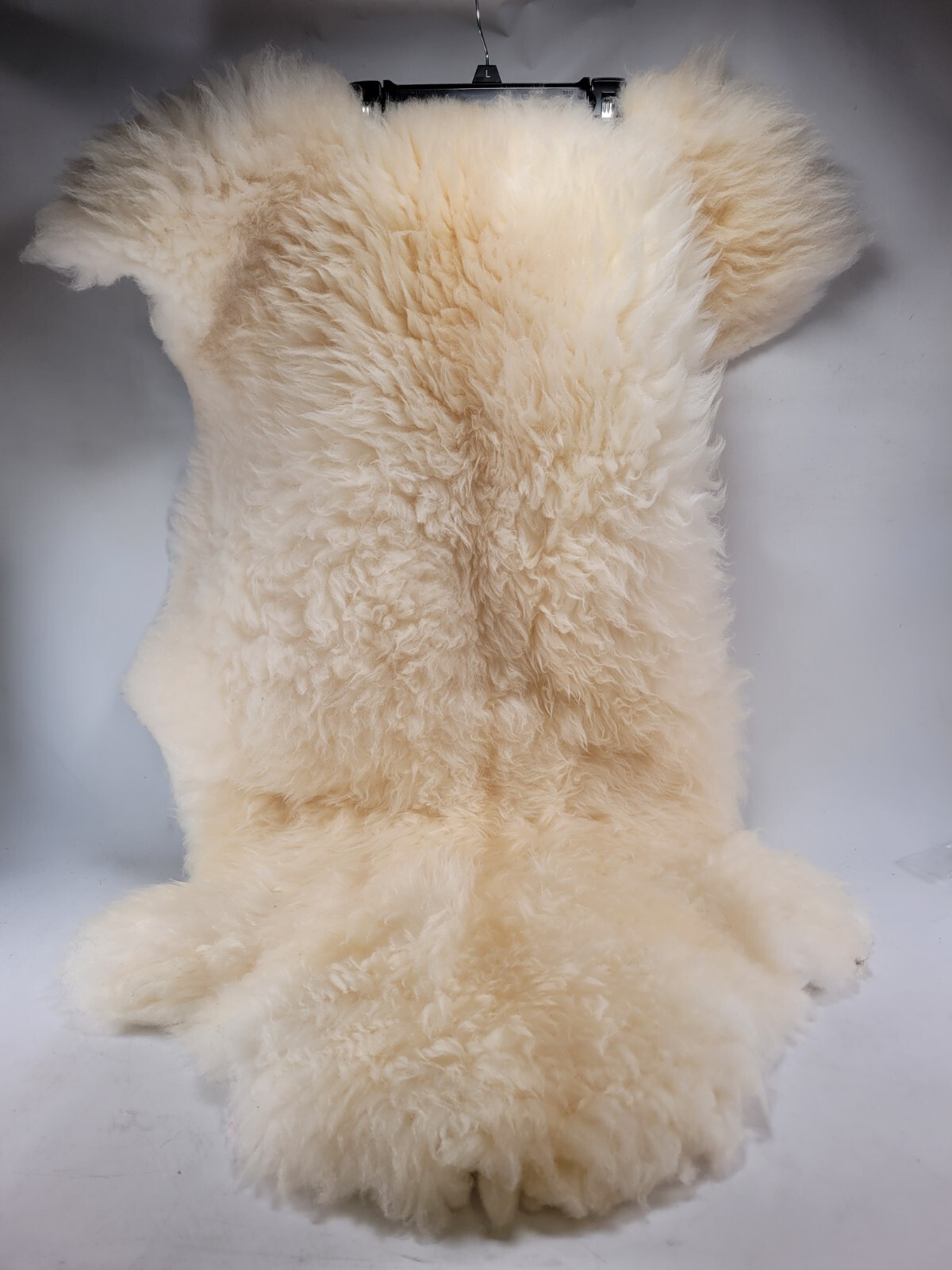 Natural Sheepskin White Tan Approx 48″x30″ Rug Display