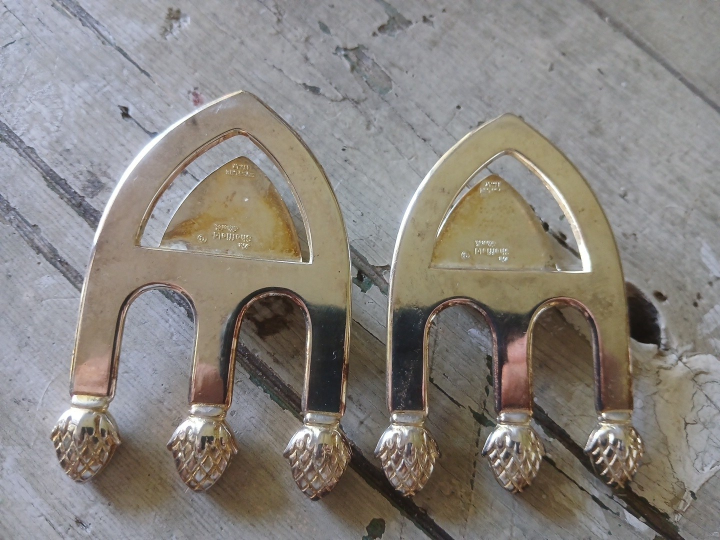 The Sheffield Silver Co 2 Trident Pineapple/Acorn Casserole Spoon Rests Italy
