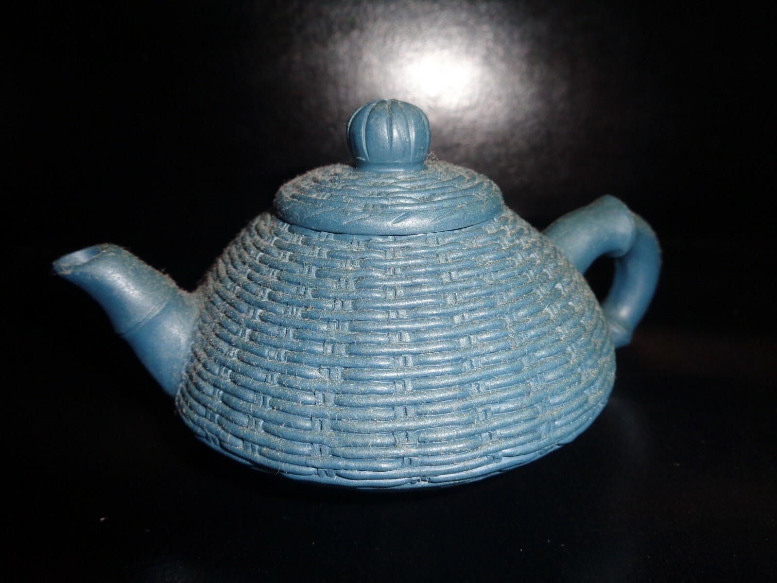 Antique Chinese tea pot ,marked Republic period 1912-1949.